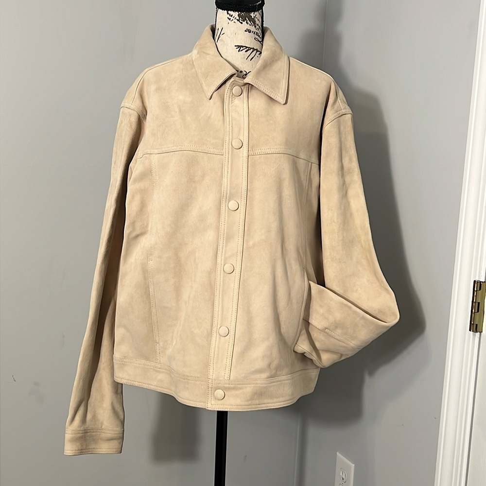 The Kooples natural color leather jacket. Full snap front. Size men’s XL. NWT